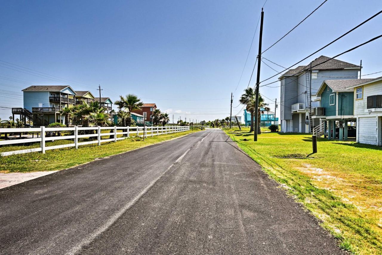 Galveston Beach House With Private Deck And Gulf Views Exterior photo